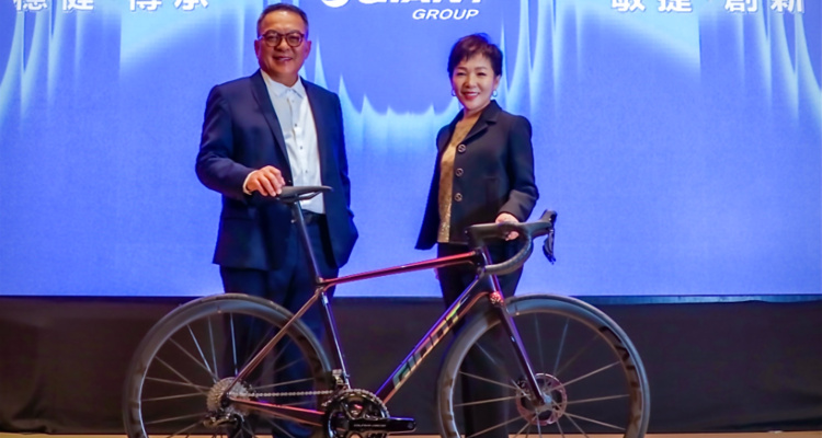 Giant spotkał się z U.S. Customs and Border Protection