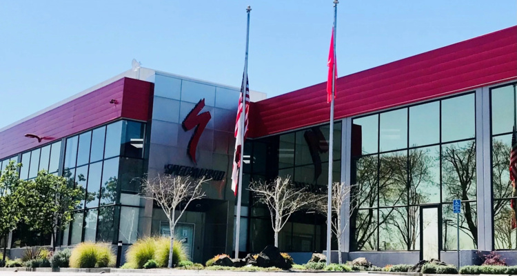 Specialized zamyka Centrum Innowacji w Auburn w Kalifornii