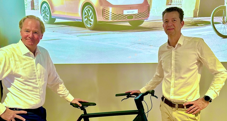 Wieloletni prezes Pon Holdings, Janus Smalbraak, odchodzi z firmy