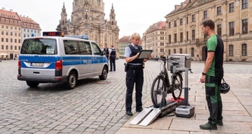 Niemcy opracowują mobilną hamownię do wykrywania tuningu "elektryków"