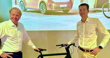 Wieloletni prezes Pon Holdings, Janus Smalbraak, odchodzi z firmy