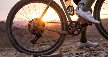 Bezprzewodowe gravelowe komponenty SHIMANO. Bezprzewodowa grupa GRX 1x12 sprawdzi się na każdej gravelowej wyprawie